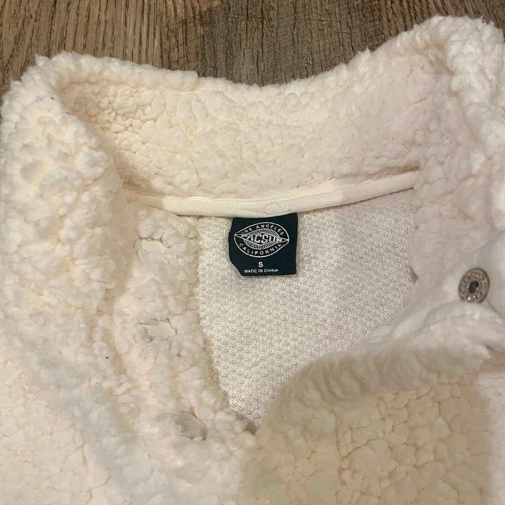 PacSun Women's Cream Fuzzy Teddy Jacket - Small - Picture 2 of 3